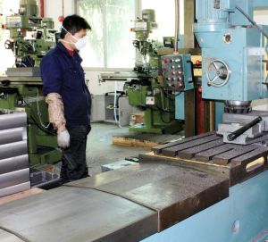 認真上班的同事！